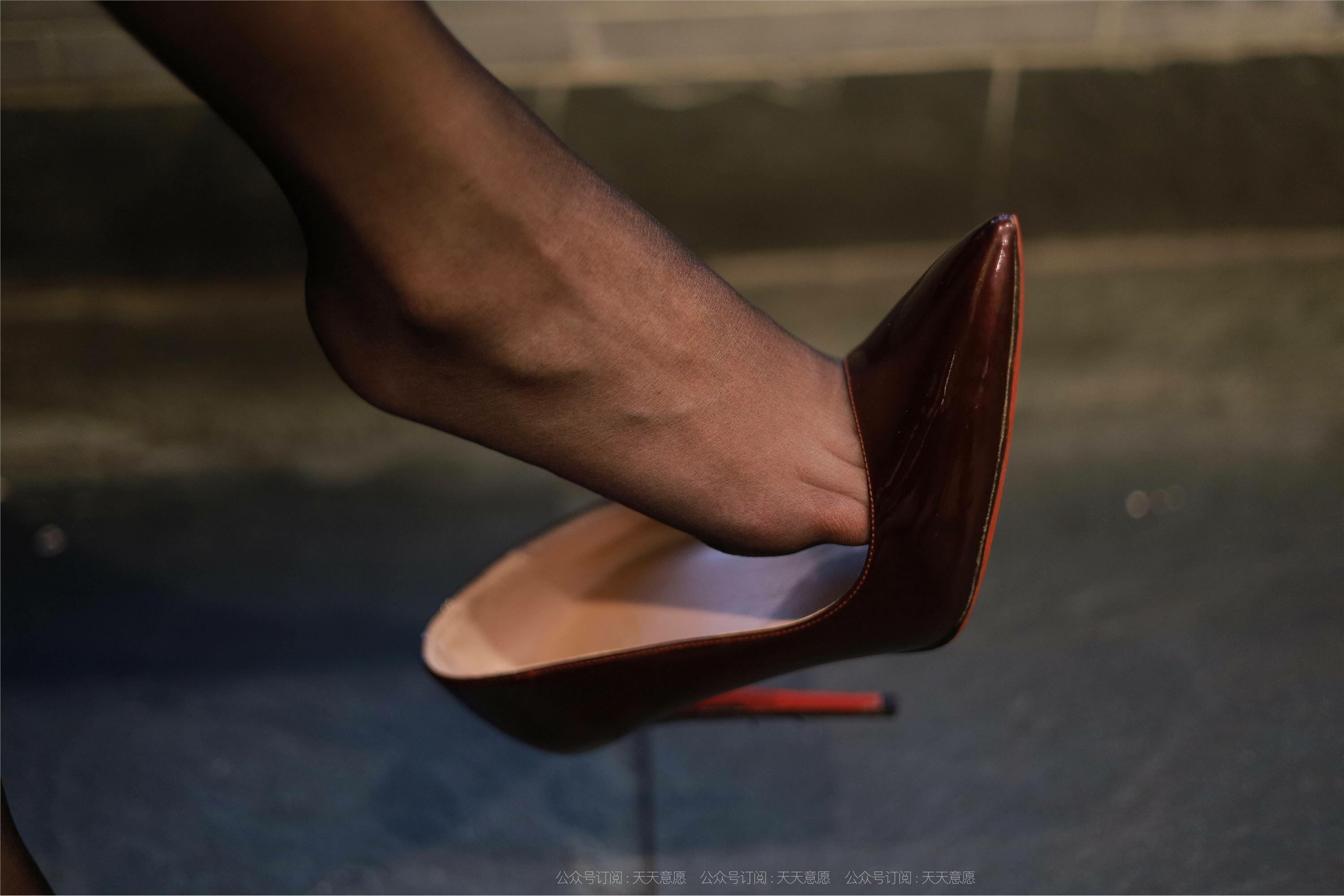 IESS异思趣向  2021.09.29 丝享家933：婉苹《黑色长裙》